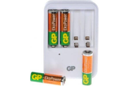 GP BATTERIES NiMH Battery Charger with 4 x AA 'EkoPower' Batteries